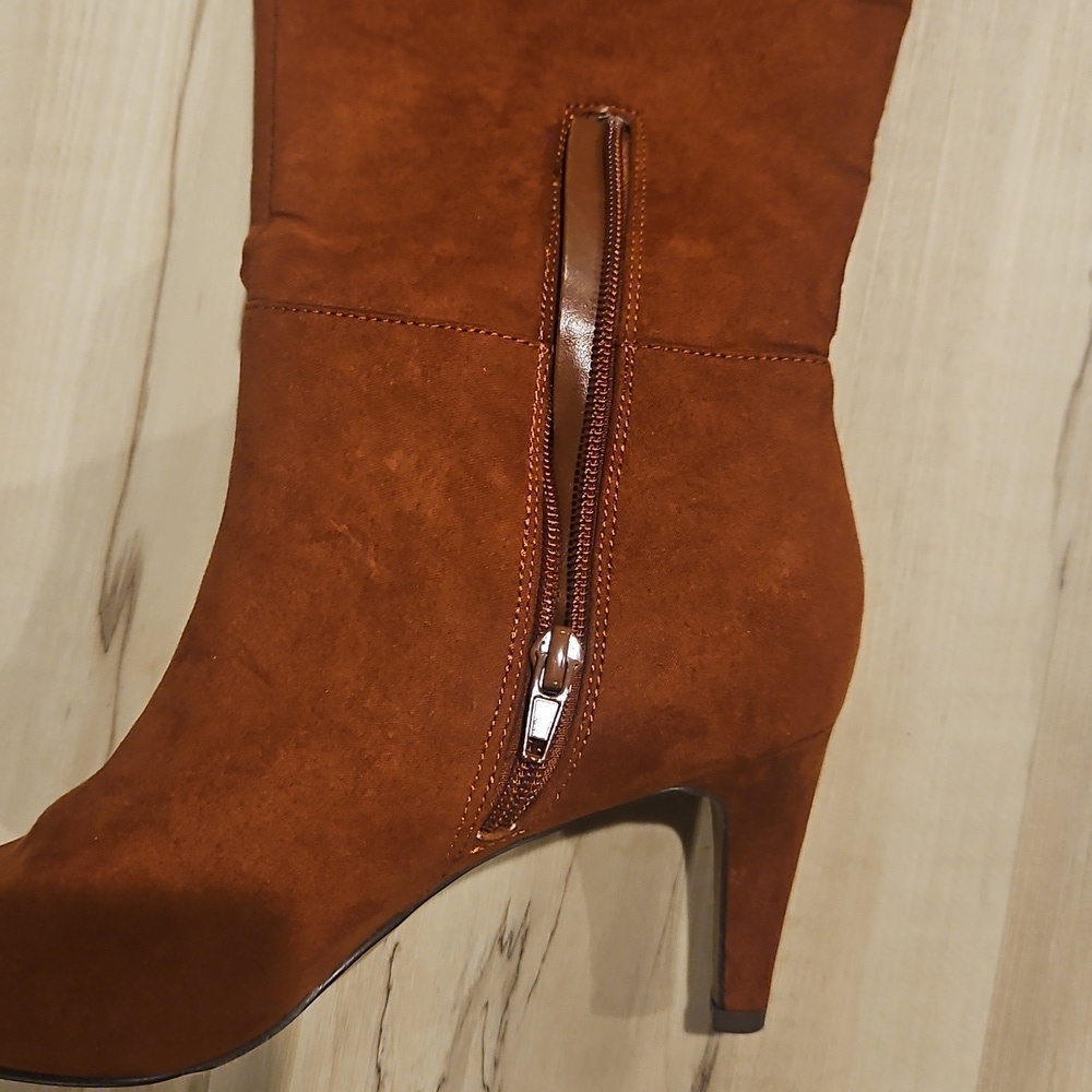 NEW! ANN TAYLOR LOFT Chestnut Brown Seamed Tall Suede Textured Boots 6.5. - Picture 5 of 9